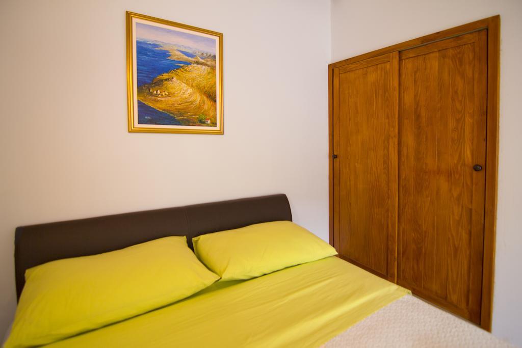 Apartments Donika Komiža Habitación foto